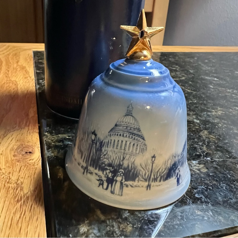 Vintage Copenhagen Bing
Grondahl  Blue Bell 1990 Christmas at the Capitol